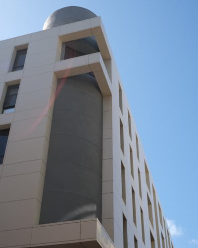 Fachada Edificio Sol Las Palmas, Fachada Edificio Sol Las Palmas, revestimiento en color crema